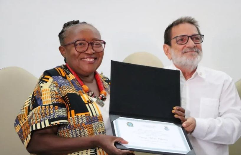 Creuza Oliveira recebe Título de Doutora Honoris Causa (Foto: SINDOMÉSTICO/BA)