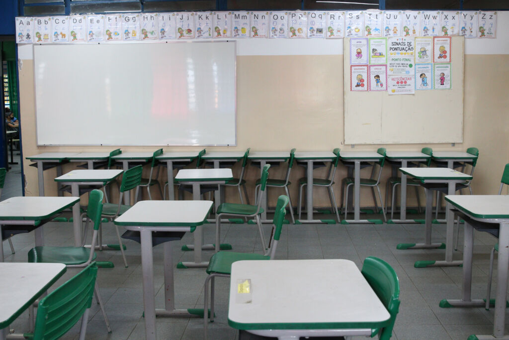 financiamento da educação sala de aula PNE
