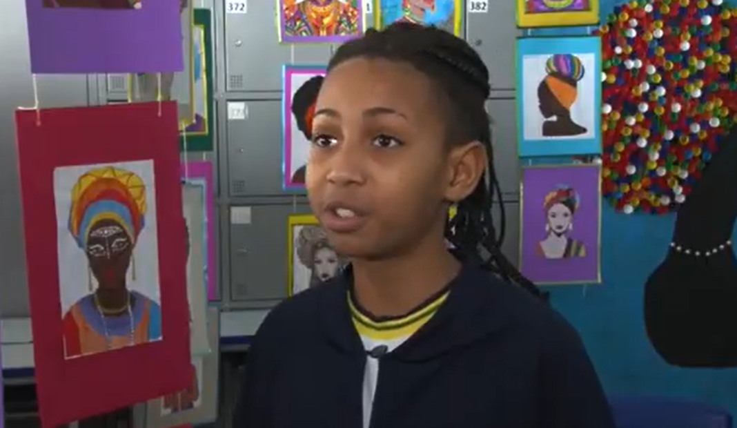 Estudantes goianos aprendem a valorizar cultura afro-brasileira na escola (Foto: Sagres TV) Estudantes goianos aprendem a valorizar cultura afro-brasileira na escola (Foto: Sagres TV)